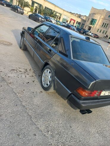 mercdes 190: Mercedes-Benz 190: 2 l. | 1991 il | Sedan