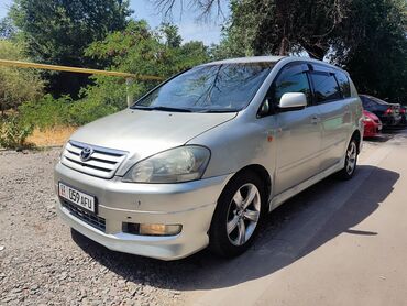рация для фуры: Toyota Ipsum: 2003 г., 2.4 л, Автоматические, Газ, Минивэн