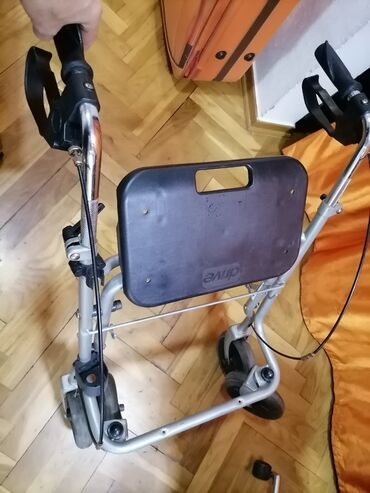 Hodalice, štake, štapovi za hodanje, kolica za hodanje: Hodalica sklapajuća sa ispravnim kočnicama
Sve je Ok — 11