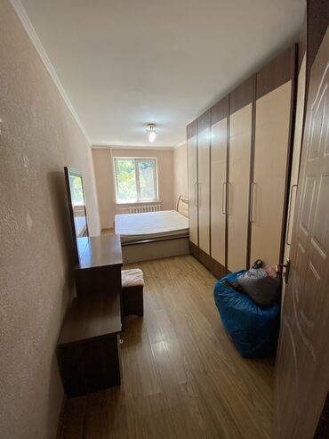дом этажка: 3 комнаты, Собственник, Без подселения, С мебелью частично