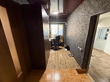 Продажа коттеджей и домов: Продаем дом в центре Маевки дом 80 КВ. м. 4 комнаты кухня, сан — 15