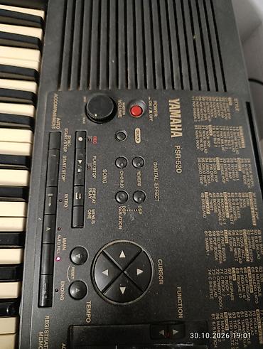 синтезатор музыкальный: Синтезатор Yamaha PSR-520 - 61 полноразмерная клавиша - ЖК‑дисплей с — 2