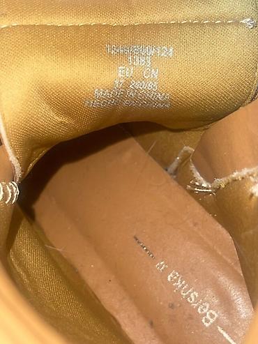 bata gležnjače: Bershka ženske čizme. Potpuno nove. Br 37 — 6