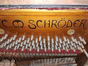 Musiqi alətləri: C.M. Schröder vertikal piano. Xüsusiyyətlər: - Brend/model: C.M — 3
