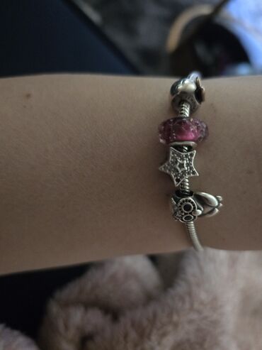 srebrne mindjuse sa crnim kamenom: Charm bracelet, Pandora, Material: Silver
