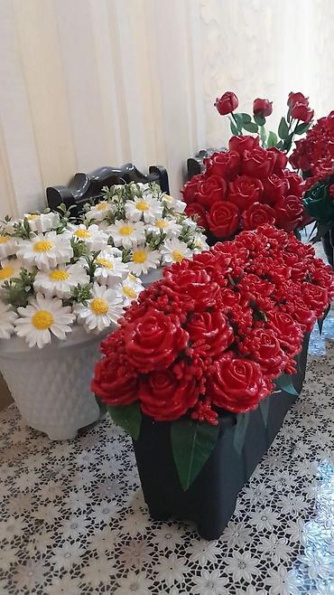 bitki toxumlarinin satisi: Məhsul: Dekorativ süni gül kompozisiyaları Təsvir: - Çeşidli — 1