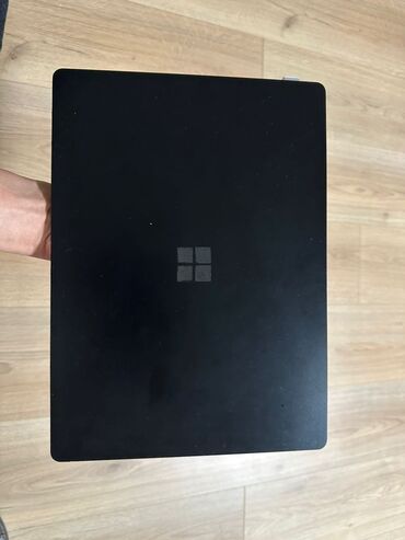 телефон m1: Ноутбук, Microsoft Surface, 16 ГБ ОЭТ, Колдонулган, Татаал эмес тапшырмалар үчүн