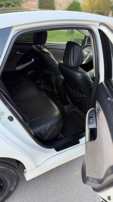 bud e9: Toyota Prius: 2015 г., 1.8 л, Вариатор, Гибрид, Лифтбек — 10