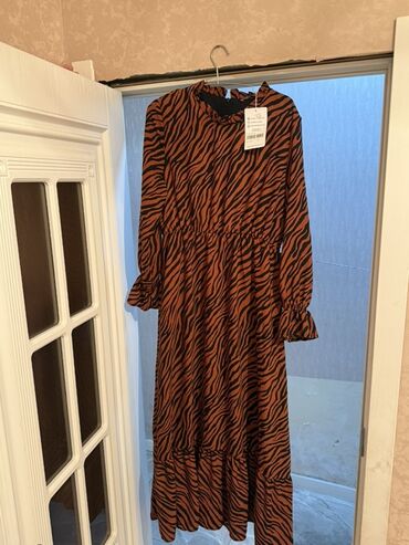 Повседневные платья: Zebra naxışlı uzun don - Rəng: tünd narıncı/qara zebra print - Model