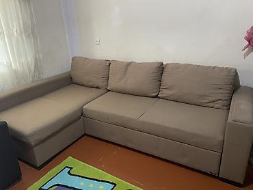 kunc diva: Künc divan. Açılır taxt kimi, böyük bazasi var. Sinigi cirigi yoxdu — 1