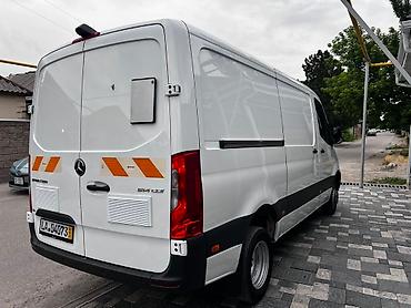 sprinter 2 2: Грузовой фургон Mercedes-Benz Sprinter белого цвета. Средний низкий — 2