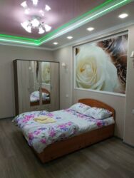 квартира бишкек на долгий срок: 1 бөлмө, Душ кабинасы, Жаздык, жууркан-төшөк каптары, Кондиционер