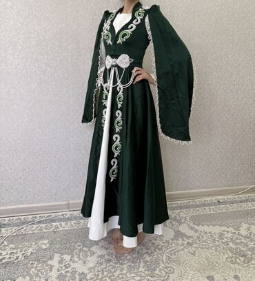 Вечерние платья: Сдается в аренду Элегантное национальное платье в темно‑зеленом — 12