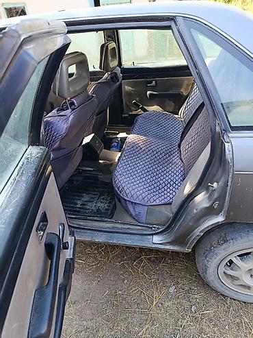 Audi: Audi 100: 1990 г., Механика, Седан — 5