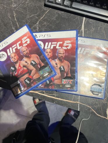 PS5 (Sony PlayStation 5): UFC5