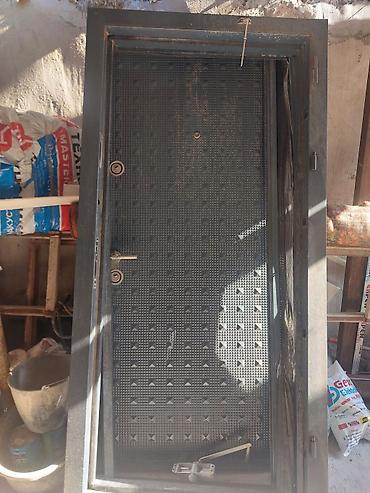 Metal giriş qapısı – tam dəstə - Material: qalın metal konstruksiya