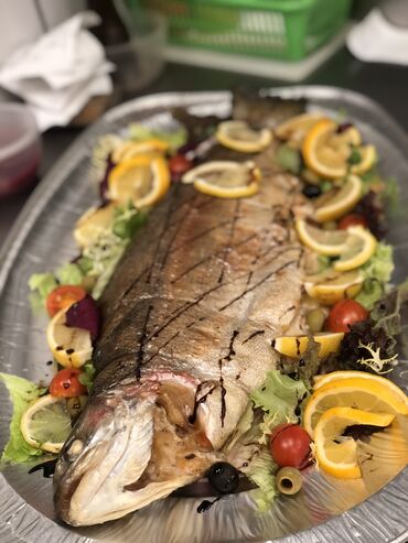 Повара: Шеф повар богатый опыт работы более 12 лет. Работал в Москве элитных — 33