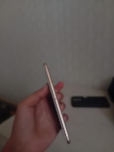 Apple iPhone: IPhone 8, 64 GB, Ağ, Barmaq izi — 9