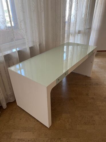 стол письменный белый: Журнальный Стол, цвет - Белый, Б/у