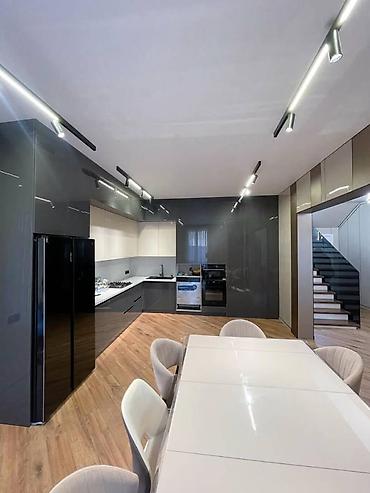 Продажа коттеджей и домов: Продаётся дом в стиле хай-тек 📍 Локация: жилмассив Кок-Жар, первая — 10