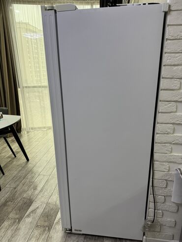 Холодильники: Холодильник Midea, Б/у, Двухкамерный, No frost, 90 * 190 * — 7