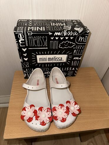 Детская обувь: Легендарные эксклюзивные ароматные туфельки от MINI MELISSA (США