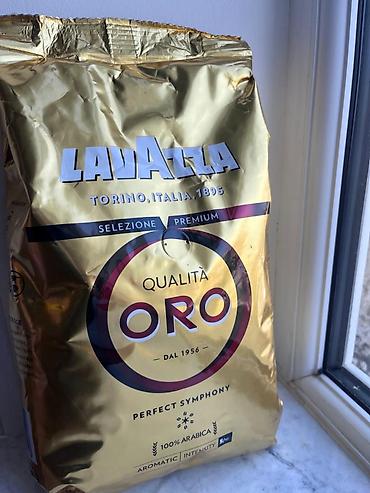 Kofe: Lavazza qəhvə dənələri – 1 kq (İtaliya istehsalı). Son istifadə — 2