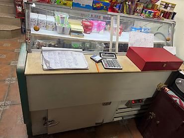 Soyuducu vitrin – mağaza/kafe üçün - Tip: Şüşəli ön hissəli, üfüqi