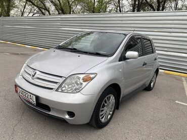 Toyota: Toyota ist: 2003 г., 1.3 л, Автомат, Бензин, Хэтчбэк