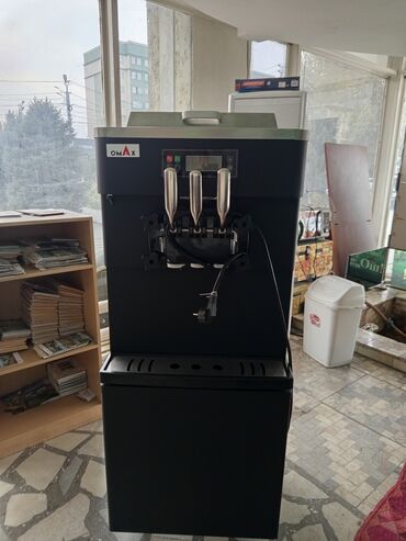 мини оборудование для производства макаронных изделий: Промышленный фризер для мягкого мороженого OMAX - Напольная модель с