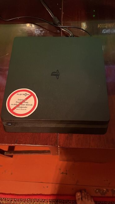 ps4 oyunları azerbaycan: Ps4 slim 750 gb 12 oyunla 2 pultla satılır problemsiz cızığsız blomblu