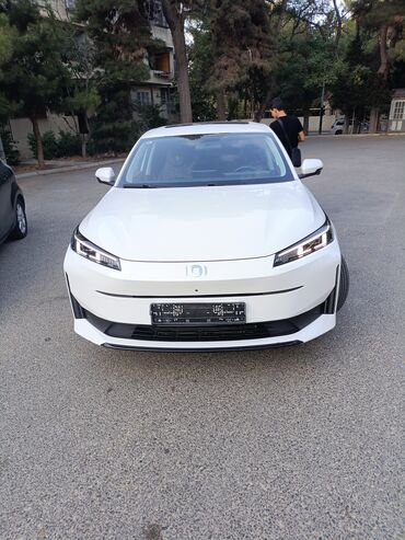 аренда авто с выкупом под такси: Ağ rəngli Changan İlkin ödəniş 3500 azn. 36 ay qalmaq şərti ilə. günü