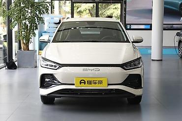 BYD: BYD : 2024 г., 1.5 л, Автомат, Электромобиль, Хэтчбэк — 3