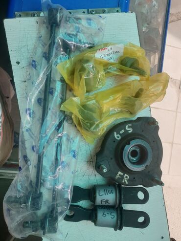 Другие детали ходовой части: Солдатики, подушка амортизатора, сайленблоки на sonata DN8 и на
