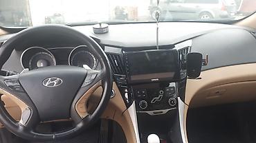 hundai 30: Hyundai Sonata: 2.4 l | 2010 il Sedan — 5