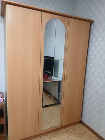 кресло качалка для малышей: Кийим салуучу шкаф, Колдонулган, Түз
