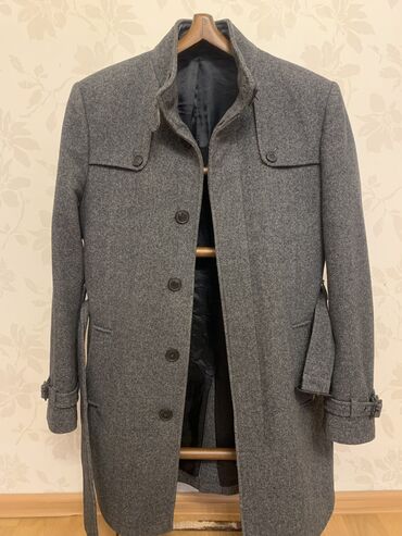 palto modelleri 2022: Pierre Carden palto 52 razmer Элегантный дизайн: пальто прямого кроя