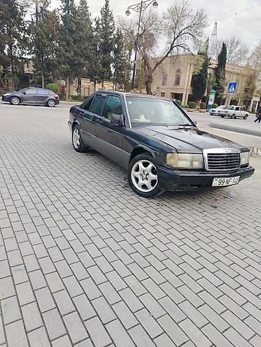 mersedes c 230: Mercedes-Benz 190 (W201) sedan - Kuzov: 4 qapı, qara rəng, klassik — 5