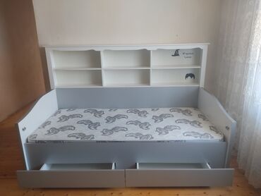 Oğlan və qız üçün, İşlənmiş, Çarpayı, Bazasız, Matras ilə, Siyirməli