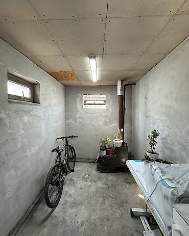 act building: ✨ Продаётся дом в с. Сокулук ✨ 🏡 Характеристики: • Участок - 6 соток — 9