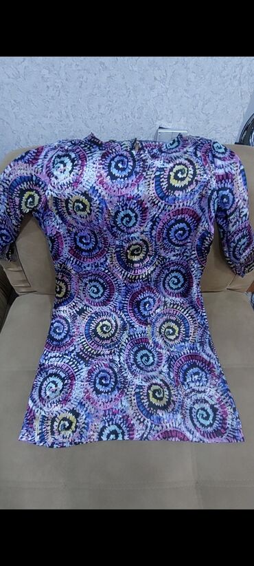 Dəstlər, kostyumlar: Qadın geyimleri 9 aznden baslayir. bir nece geyim alana endirim ve — 5