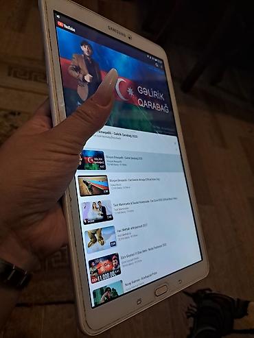 планшет самсунг: Samsung Galaxy Tab A (ağ rəng) - 8–9 düymlük ekran (təqribi), ön — 2