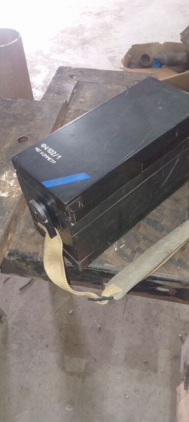 Мониторы: F4102/1 maqommetr cihazı. Elektrik cihazlarının və kabellərinin