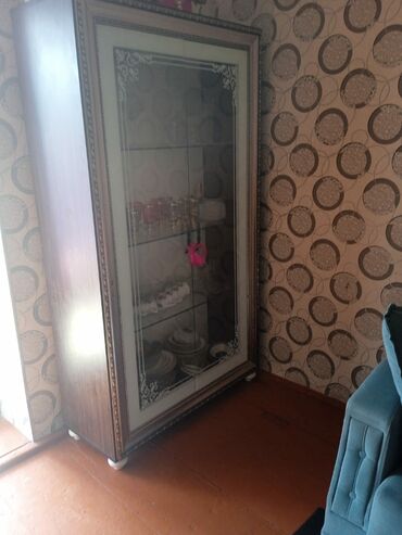 сервант в гостиную: Сервант, Б/у, 2 двери, Распашной, Прямой шкаф, Азербайджан