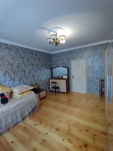 Həyət evləri və villaların satışı: Məhəmmədinin girəcəyində 4 sot torpaqda, sahəsi 160 kv.m olan kürsülü — 16