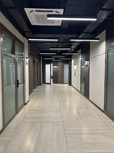 Сдаю Офисный кабинет: 60 м², В бизнес центре, С ремонтом