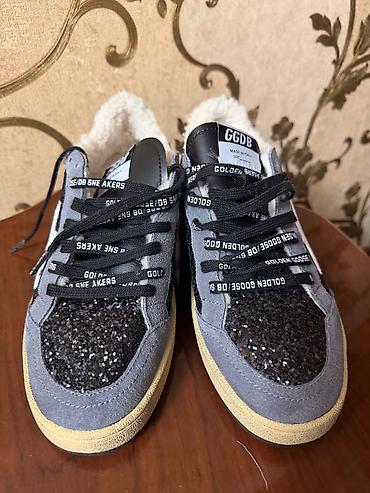 Кроссовки и спортивная обувь: Новая зимняя обувь фирмы SNEAKERS (Golden Goose), размер 38, имеется — 3