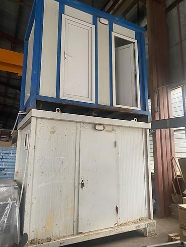 konteyner satilir: İki mərtəbəli modul/konteyner blok - Üst modul: mavi-ağ rəngli — 1