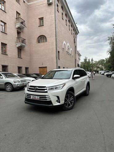срочно срочно продаю машина: Toyota Highlander: 2019 г., 3.5 л, Автоматические, Бензин, Кроссовер