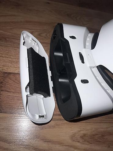 VR очки для телефона ставишь телефон, закрываешь и смотрешь. Можно